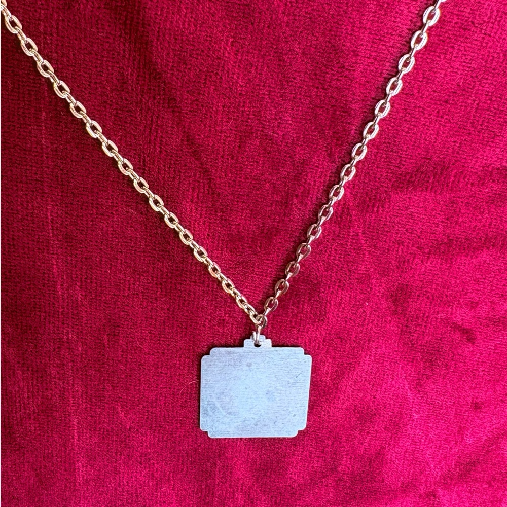 Vintage Religious Necklace Sacred Heart of Jesus - Picture 3 of 3